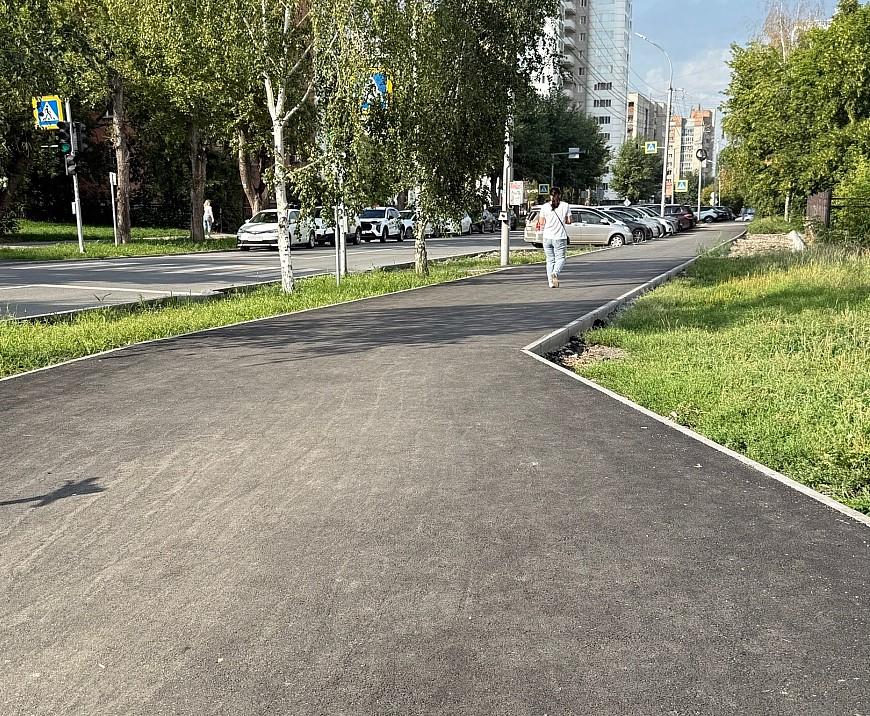 Фото Школы, библиотеки, пешеходные тротуары: представители «Единой России» контролируют работы на социальных объектах 2 - Сиб.ФМ Фото Школы, библиотеки, пешеходные тротуары: представители «Единой России» контролируют работы на социальных объектах 2